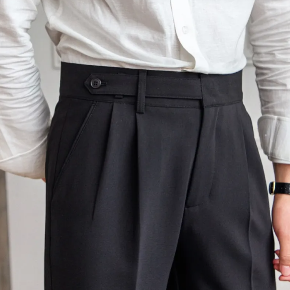 Classic Straight-Leg Cropped Trousers
